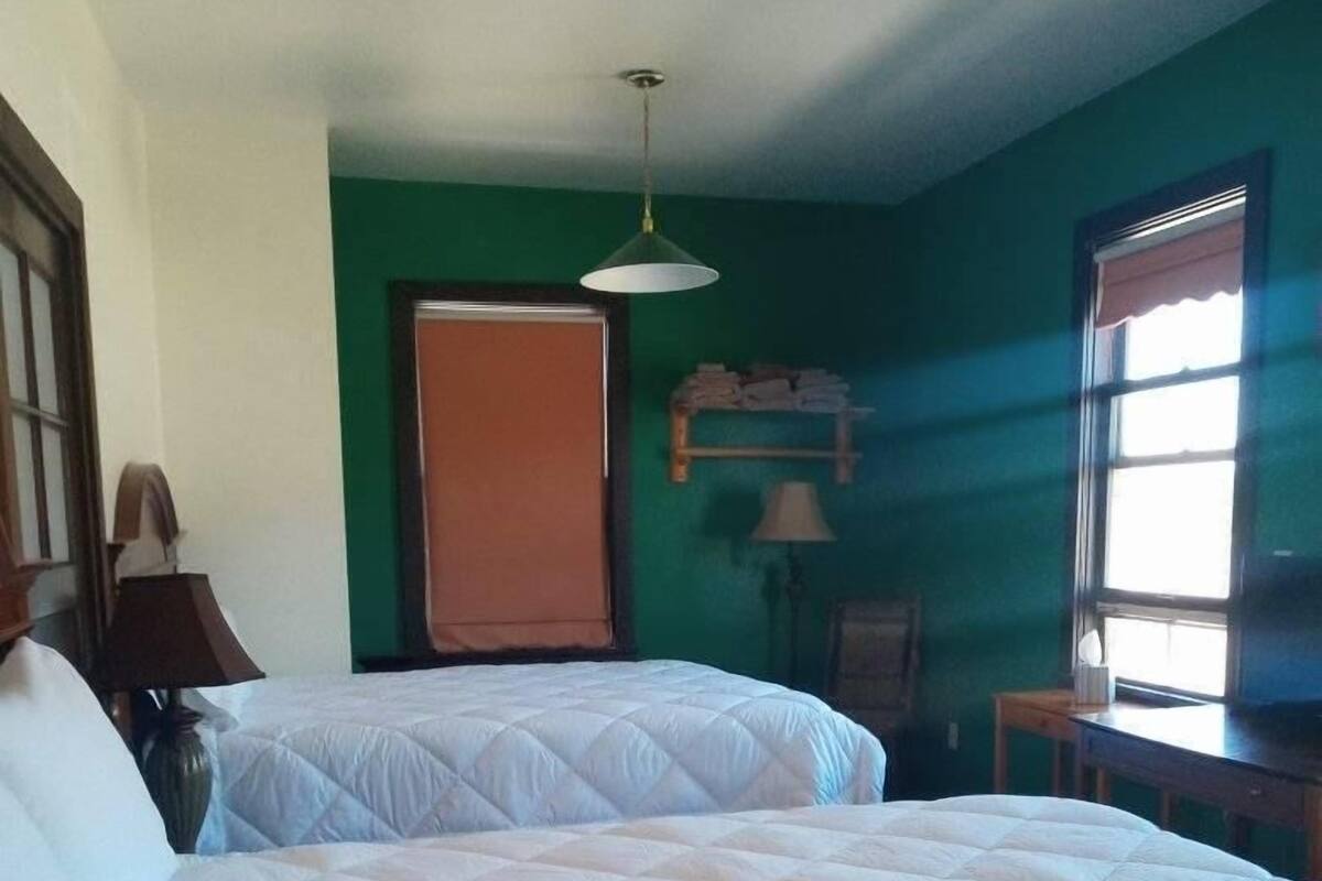 Engineer Room | Premium bedding, down duvets, memory-foam beds, bed sheets