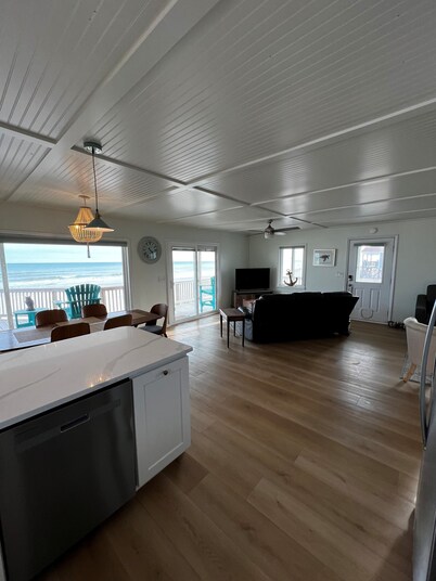 Catch A View - Oceanfront Home