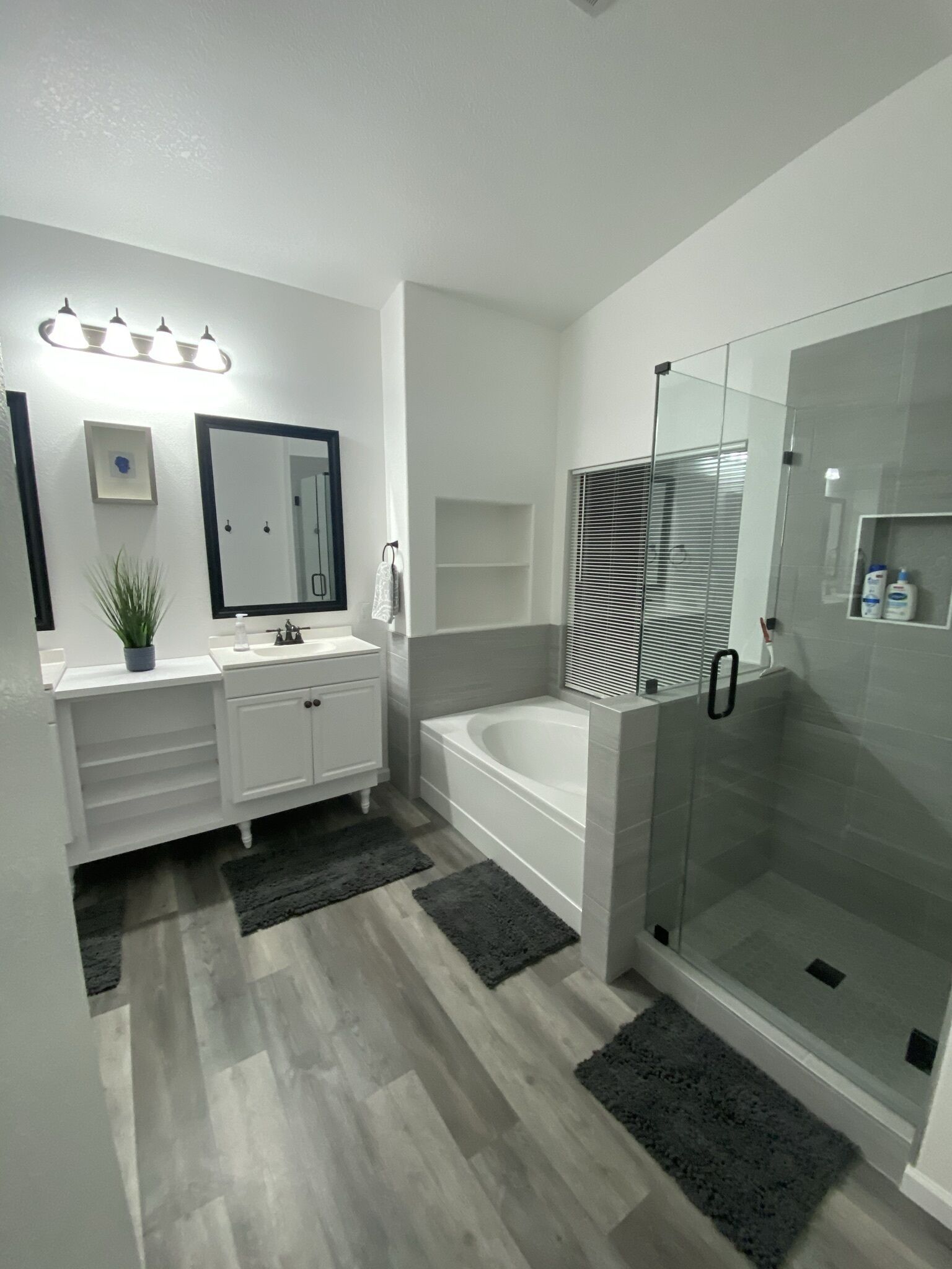 Beautiful Val Vista Lakes home with private heated pool in Gilbert, Arizona!