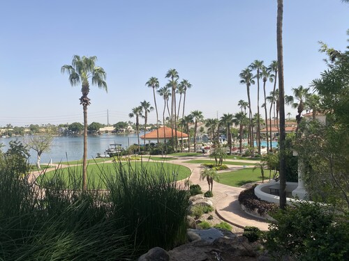 Beautiful Val Vista Lakes home with private heated pool in Gilbert, Arizona!