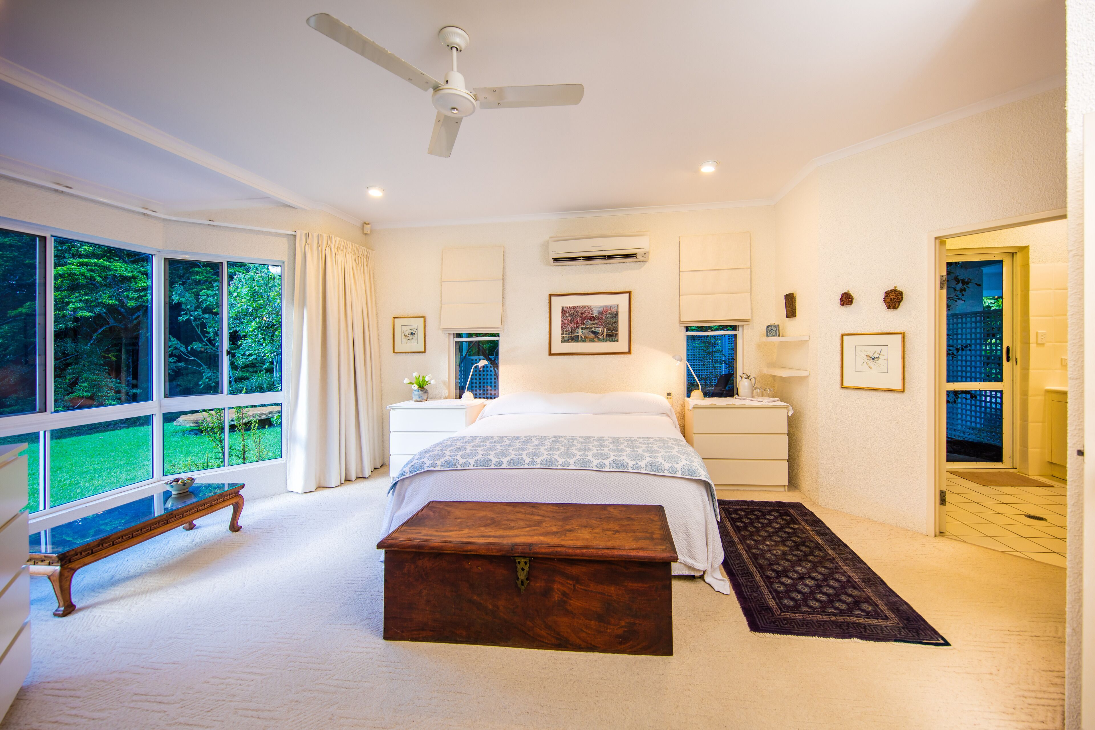 Luxury Home in Nature surrounded by Wallabies — image 22