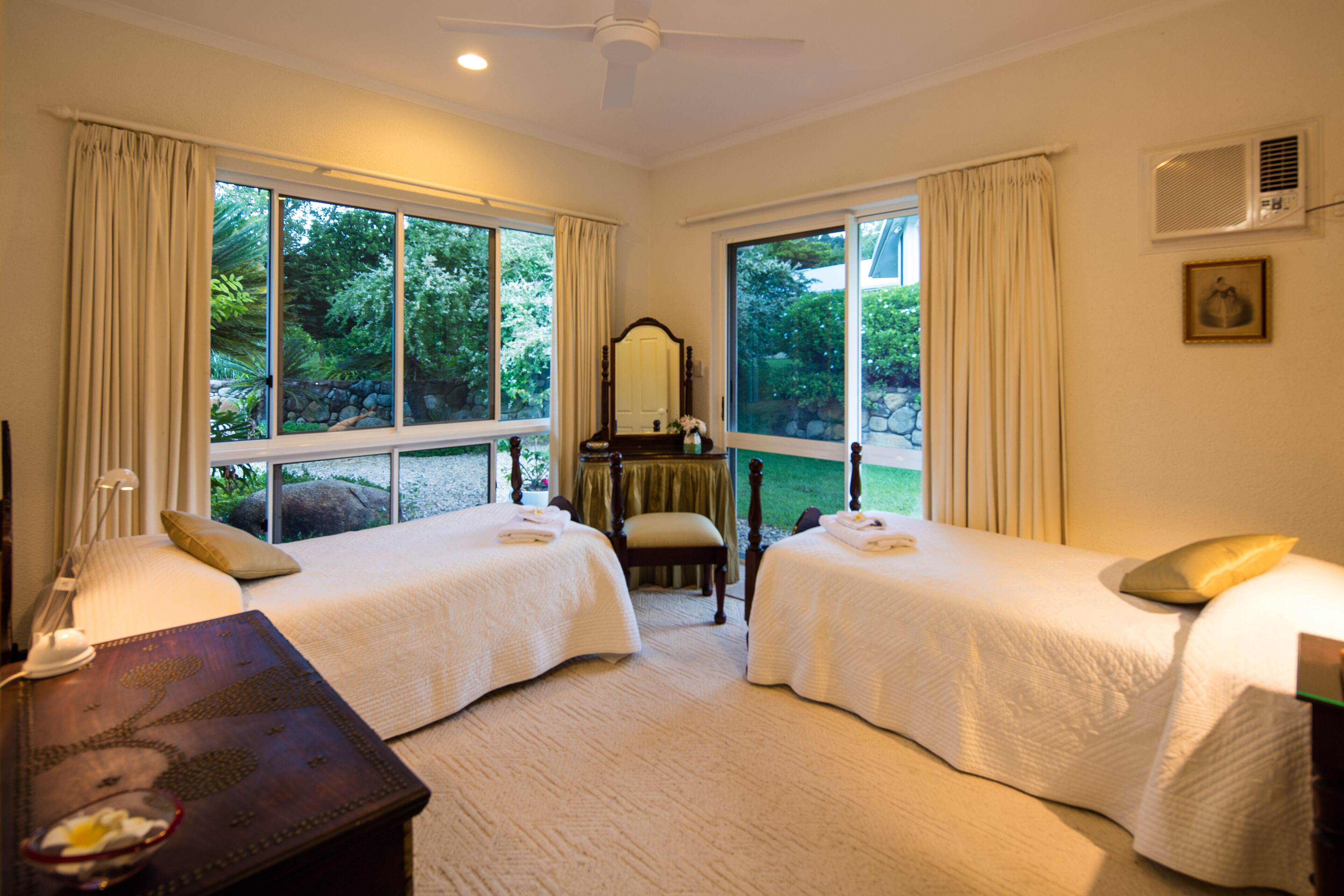 Luxury Home in Nature surrounded by Wallabies — image 8