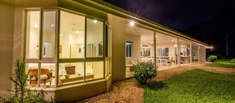 Luxury Home in Nature surrounded by Wallabies