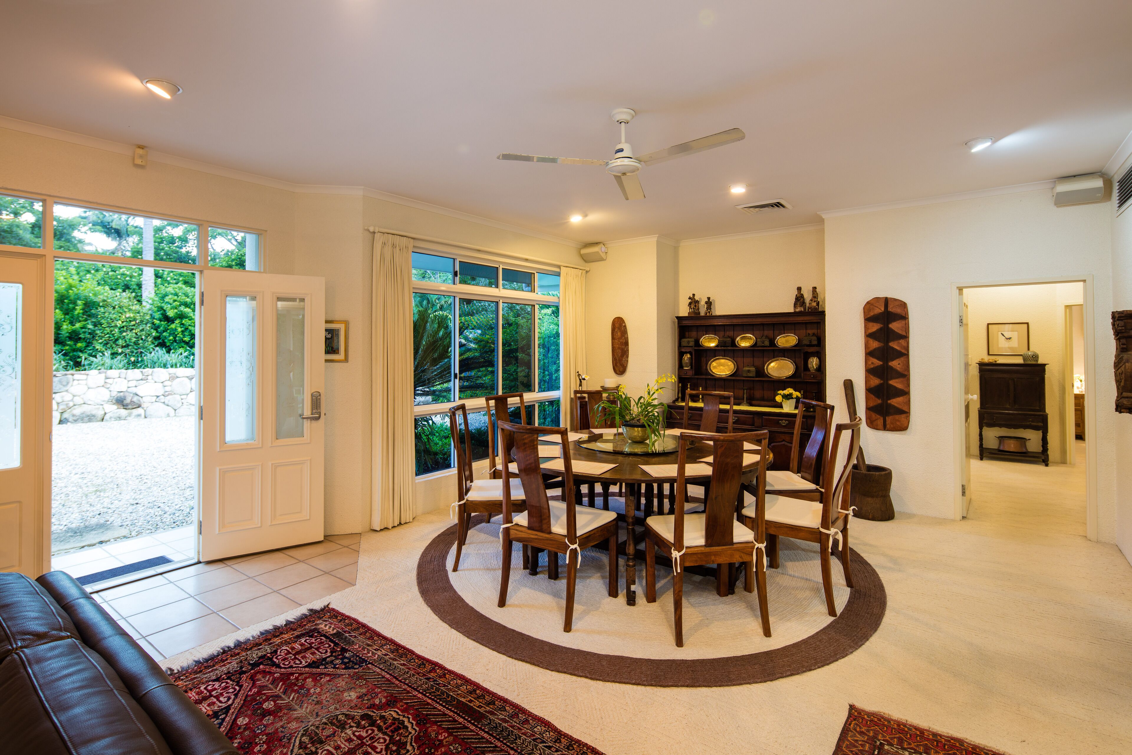 Luxury Home in Nature surrounded by Wallabies — image 11