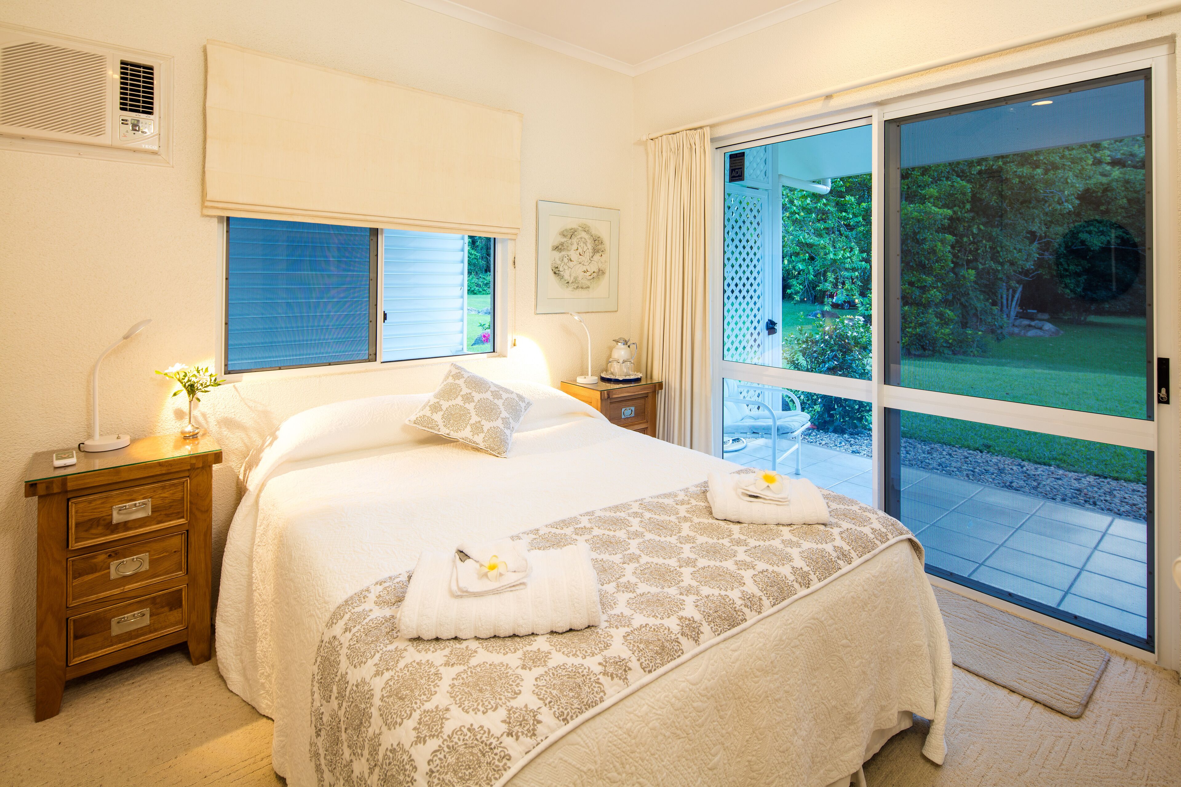 Luxury Home in Nature surrounded by Wallabies — image 7