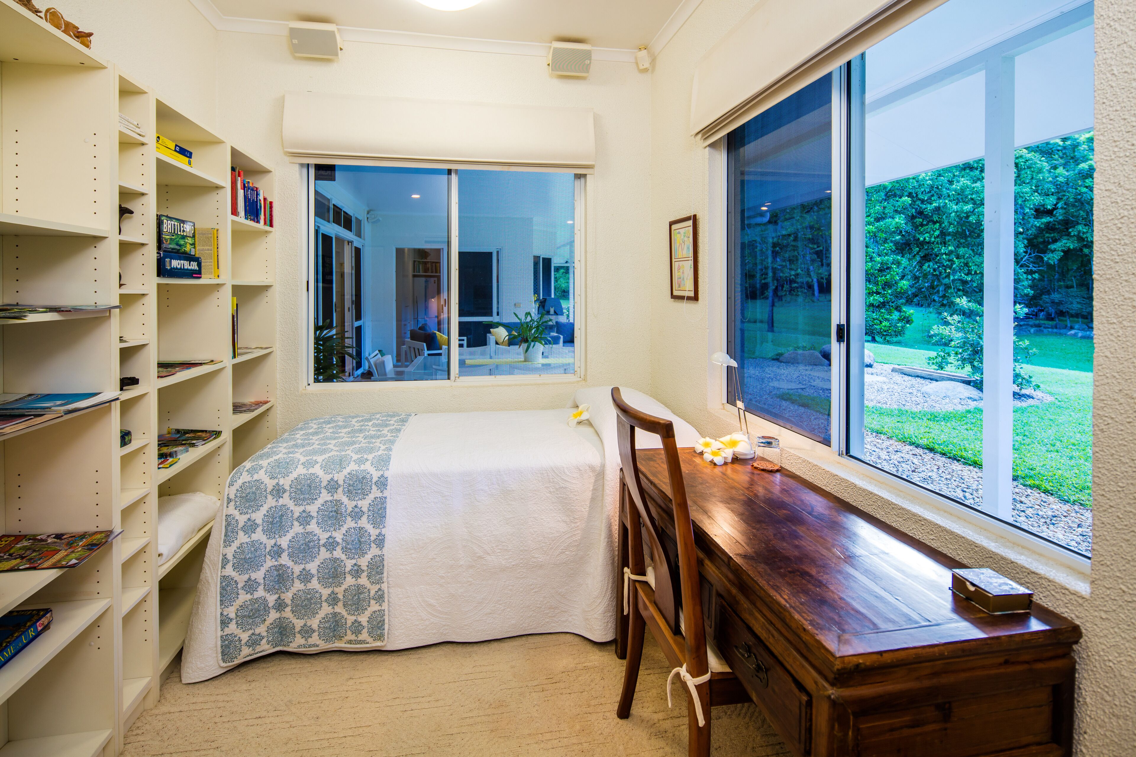 Luxury Home in Nature surrounded by Wallabies — image 9