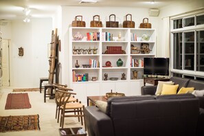 Interior - Luxury Home in Nature surrounded by Wallabies (Clifton Beach)