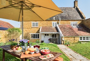Outdoor dining - Lower Farm - is situated in the small village of Over Compton (Sherborne)