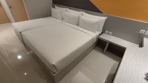 Familien-Dreibettzimmer | Schreibtisch, kostenloses WLAN, Bettwäsche