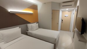 高级双床房 | 办公桌、免费 WiFi、床单