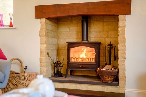 Interior - Dog friendly holiday cottage in the Cotswolds with cinema room and superb garden - Landgate House (Blockley)