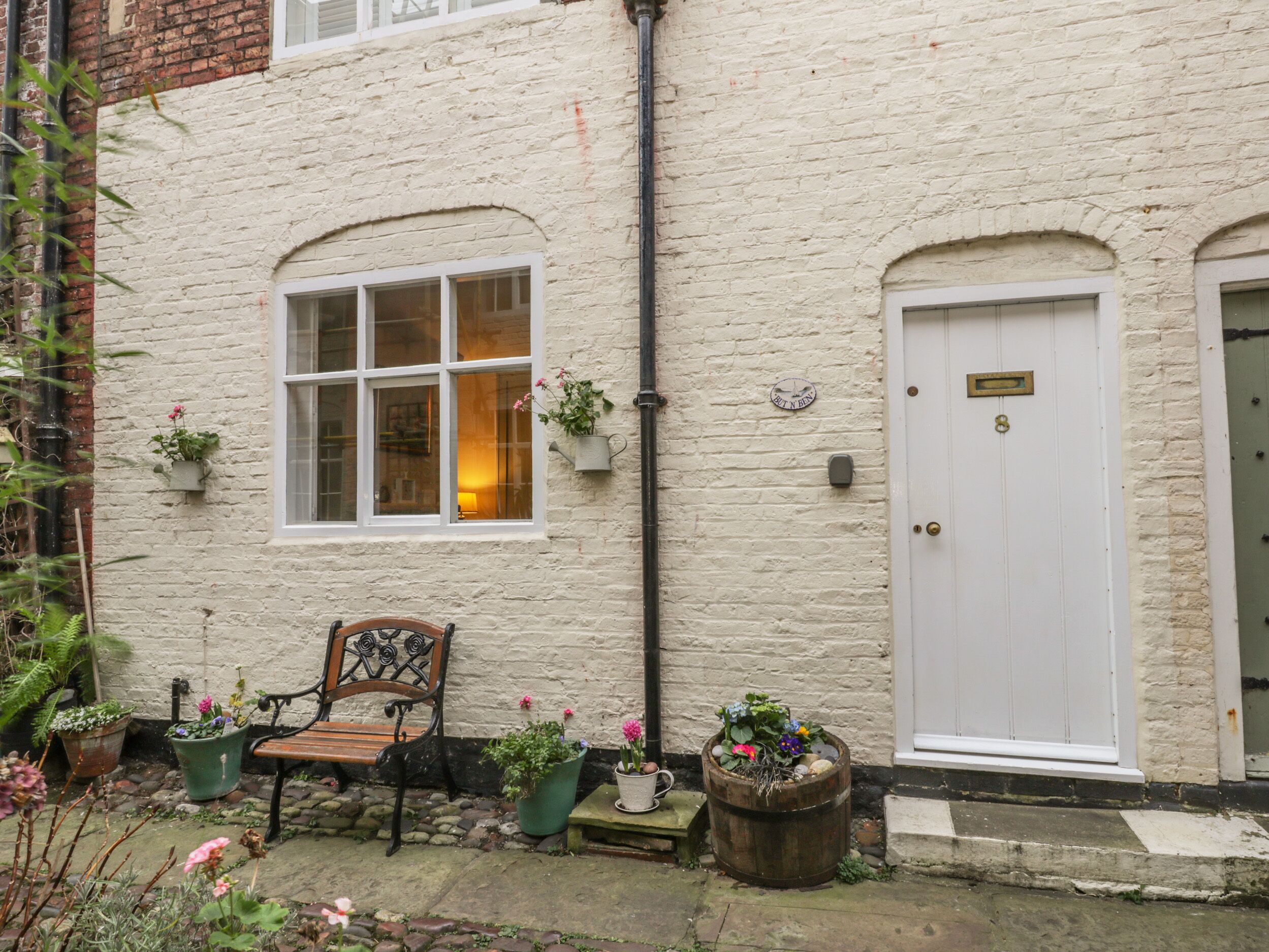 BUT `N' BEN, family friendly, character holiday cottage in Whitby