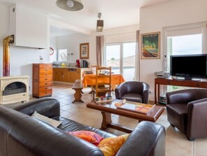 TV, fireplace, DVD player - Vacation home Akwaba by Interhome (Alignan du vent)