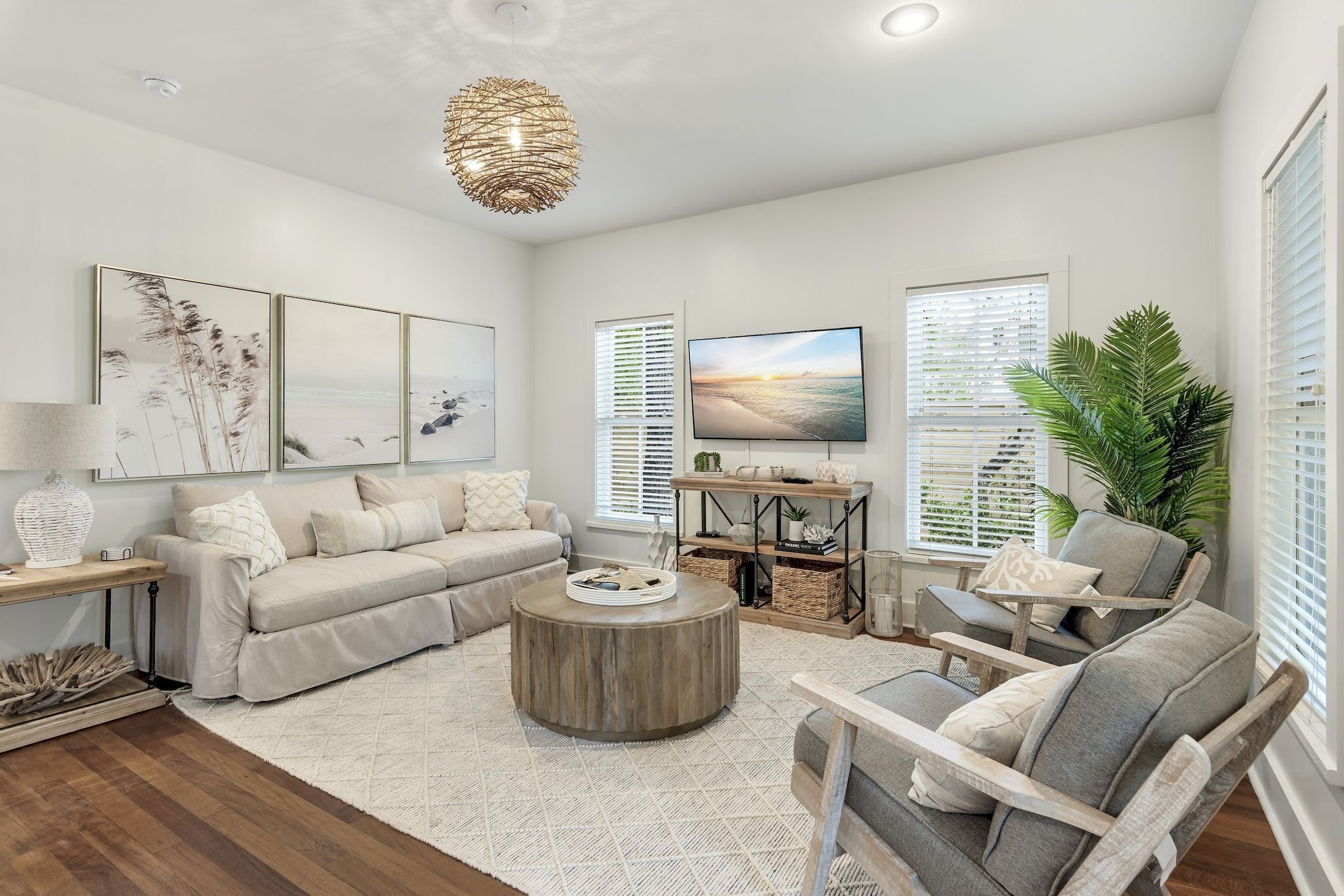 Golf Cart! 300 FT to Seasonally Heated Pool! 4 Bikes! Walk to the Beach! Footprints in the Sand 30A