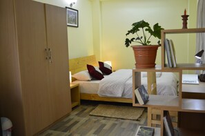 Deluxe Single Room, 1 Queen Bed - Tanani Newa Home - Makalu (Lalitpur)