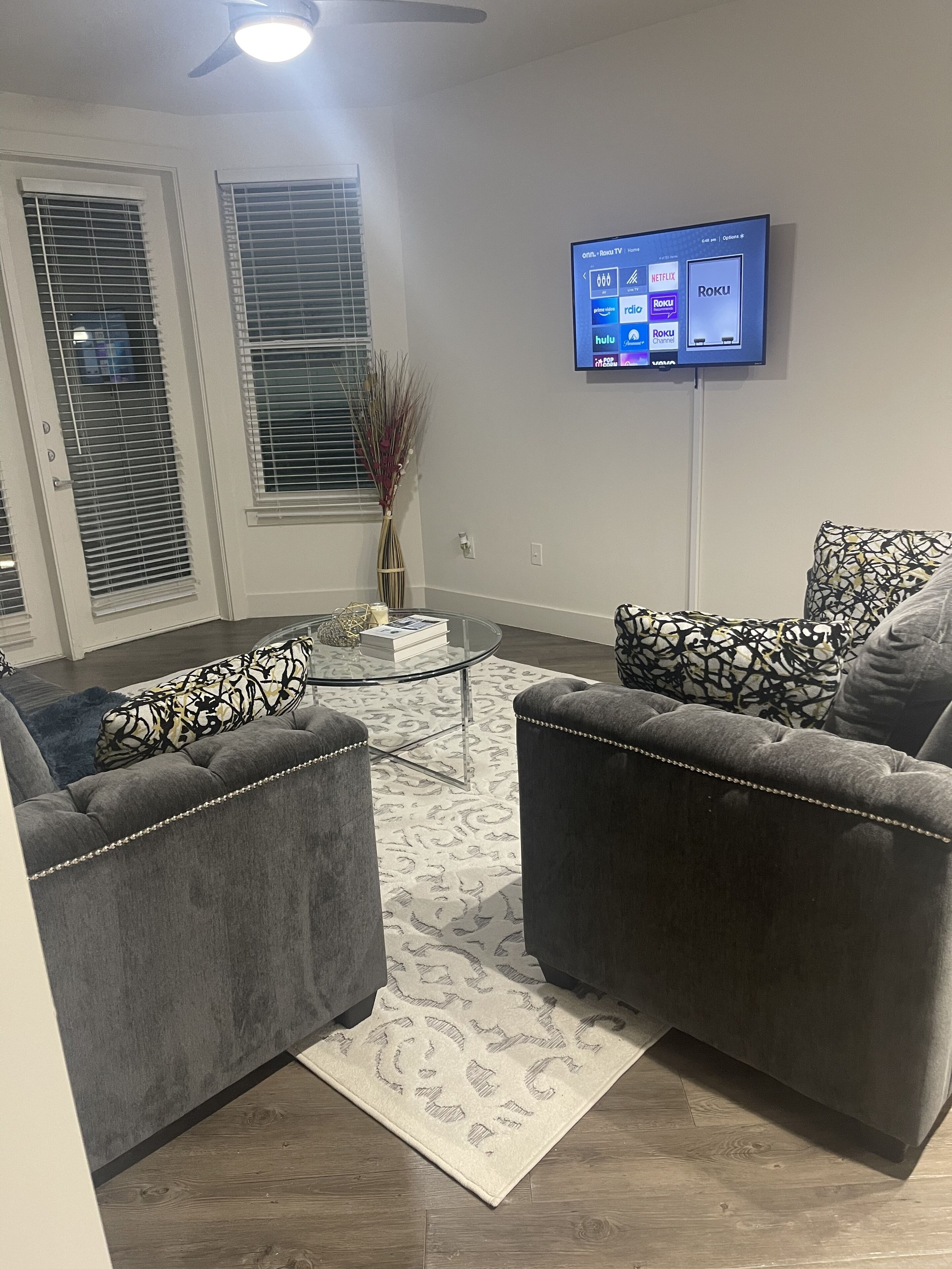 Cozy, luxury 2bd 2bth midtown rental with pool