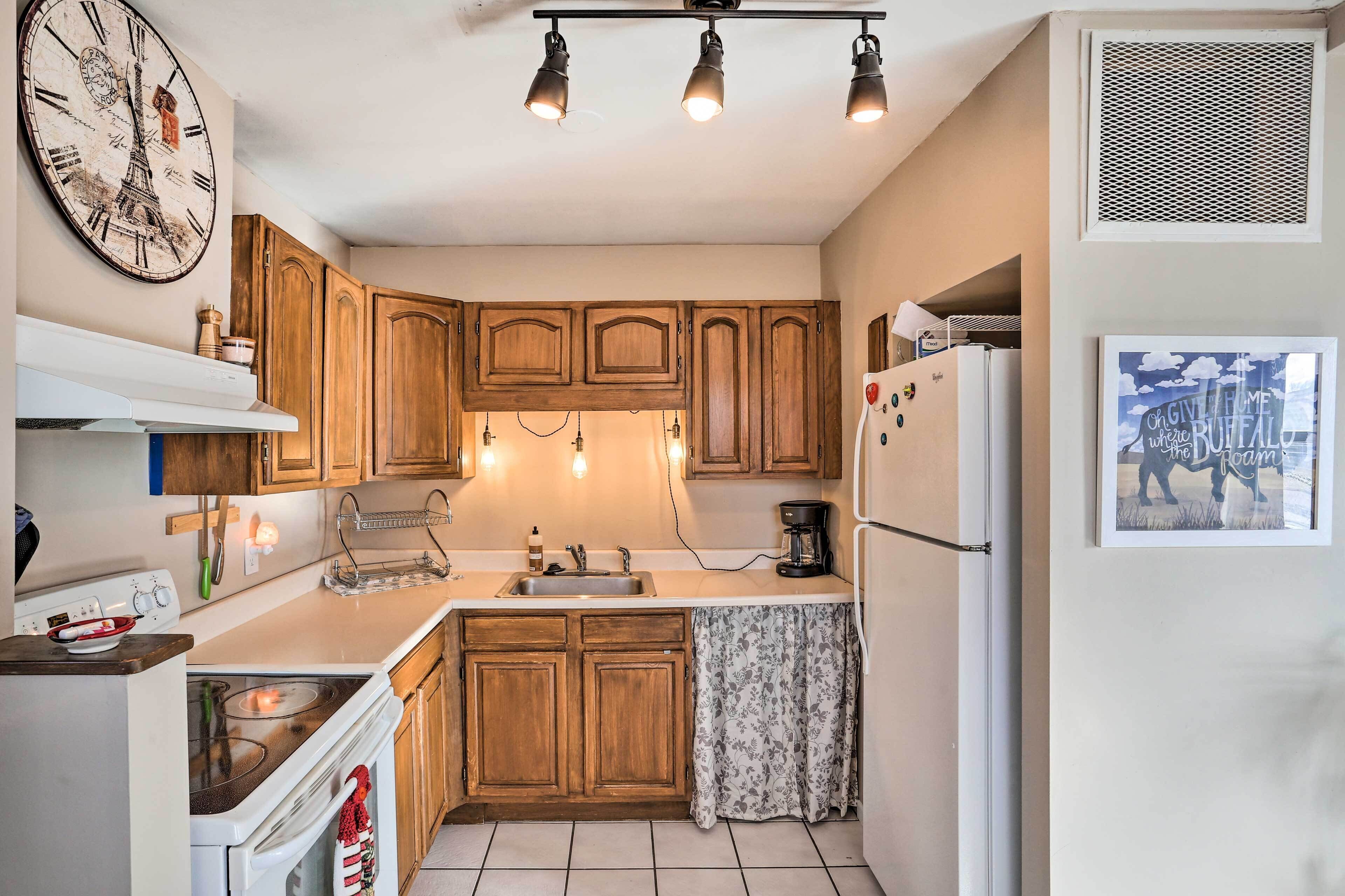 Cozy Rapid City Escape w/ Outdoor Fire Pit!