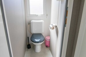 Unclassified image, 5 of 17, button