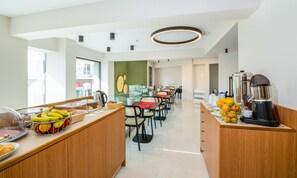 Daily buffet breakfast for a fee - M City Hotel (Chania)