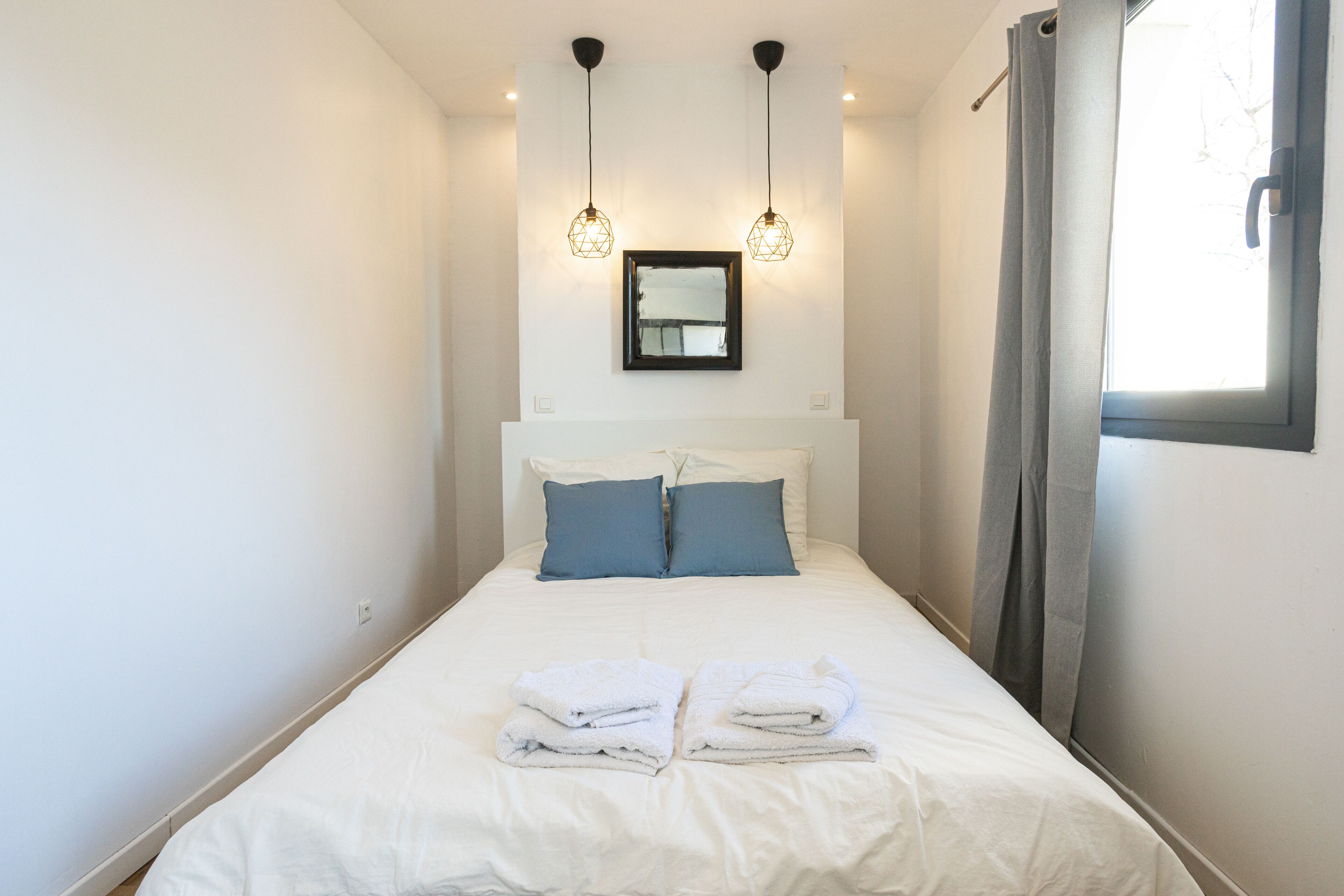 Air-conditioned studio, 750m from the beach, garden with private petanque court