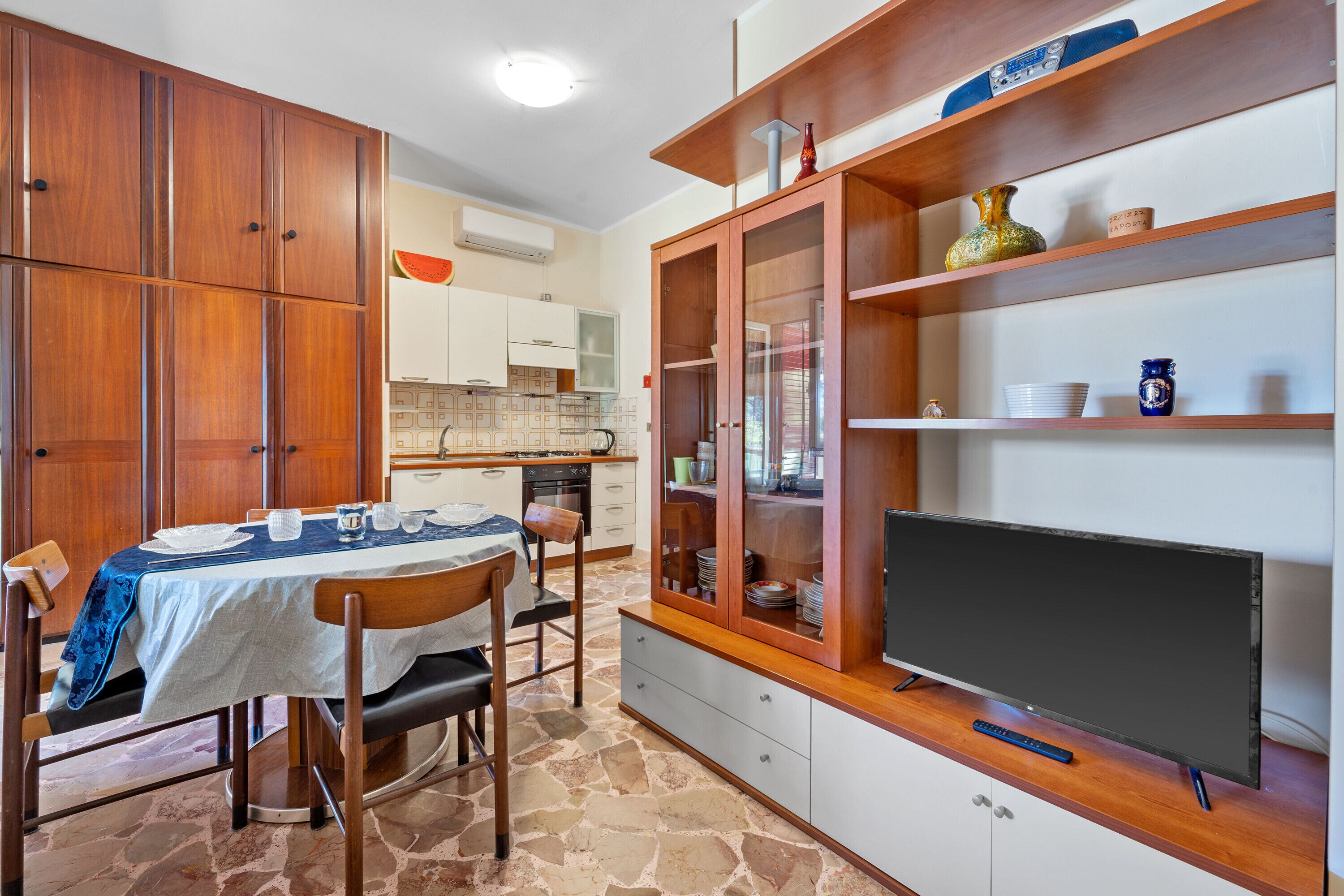 Casa vacanze 'Casetta Angela' con barbecue, giardino in comune e Wi-Fi