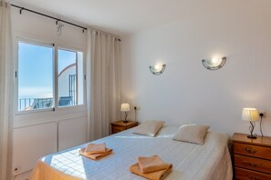 2 dormitorios, tabla de planchar con plancha, wifi gratis y ropa de cama