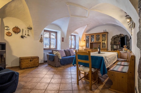 Fireplace. Apartment "Jasmine" close to the Lake with Mountain Views