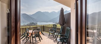 Apartment "Bellavista" with Lake Views & Terrace