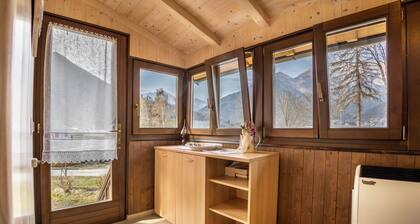 Holiday Home "Camilla" with Lake Views, Garden & Wi-Fi