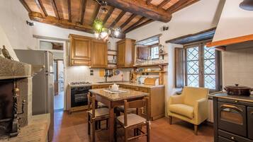 Fridge, oven, stovetop, highchair