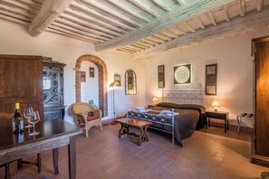 1 bedroom, free WiFi, bed sheets - Apartment Casale Rosennano - Riserva with Shared Garden & Wi-Fi (Rosennano)