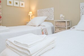 3 bedrooms, iron/ironing board, free WiFi, bed sheets - "Luxurious Apartment in Altea" with Pool, Wi-Fi, Garden & Terrace (Altea)