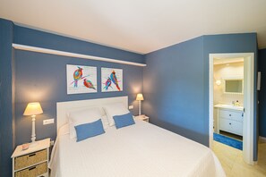 3 slaapkamers, een strijkplank/strijkijzer, gratis wifi, beddengoed