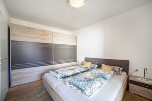 1 bedroom, free WiFi, bed sheets - Apartment "Truma Swing 14" close to Ski Lift with Terrace & Wi-Fi (Meran)
