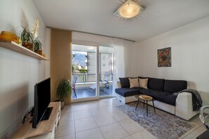 TV - Apartment "Truma Swing 14" close to Ski Lift with Terrace & Wi-Fi (Meran)