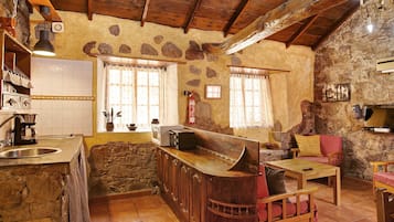 冰箱、微波炉、烤箱、炉灶