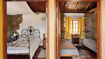 2 slaapkamers, een strijkplank/strijkijzer, gratis wifi, beddengoed