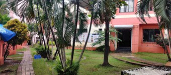 Holiday Cottage Inn