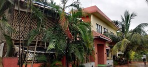 Exterior - Holiday Cottage Inn (Pune)