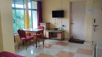 Standard Double Room | Living area
