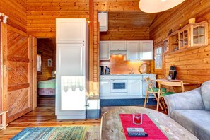 Unclassified image, 5 of 15, button