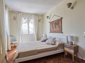 4 bedrooms, free WiFi, bed sheets - Charming Quiet Apartment with Terrace & Pool, 5 Rooms, 8 Sleeps - Ajaccio (Ajaccio)