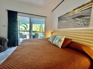 4 bedrooms, free WiFi, bed sheets - Beautiful  2 Bdrs. Casa Angelica, Pool & Beach, Wi-Fi, sleeps 6 (Q.Roo)