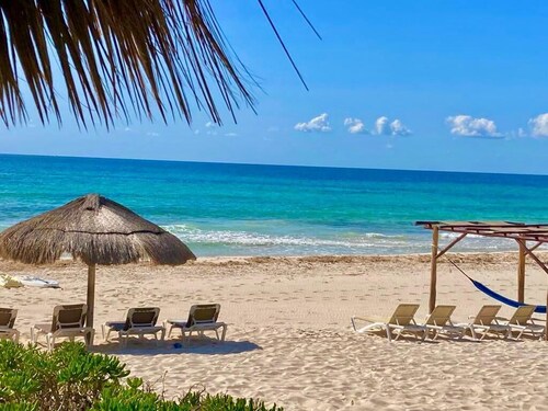 Beautiful  2 Bdrs. Casa Angelica, Pool & Beach, Wi-Fi, sleeps 6