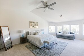 5 عدّة غرف نوم ومكواة/لوح كي وواي فاي وملاءات أسرّة