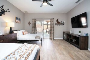 4 slaapkamers, een strijkplank/strijkijzer, reisbedje, wifi