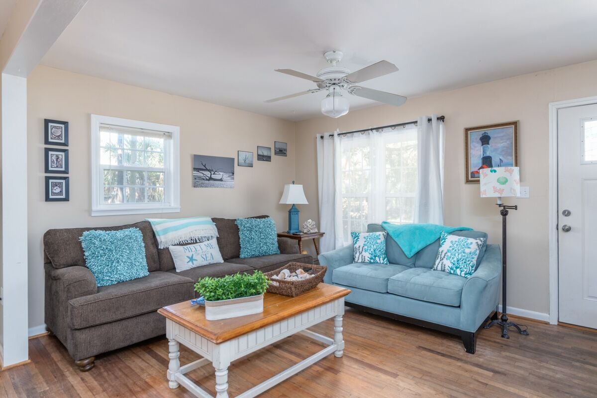 Charming home near North Beach with fire-pit and wifi