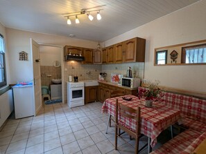 Fridge, microwave