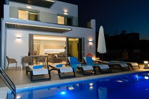 Outdoor dining - Vacation Villa with Private Pool and Sea View (Akrotiri,Chania)