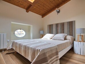 3 habitaciones, wifi gratis y ropa de cama